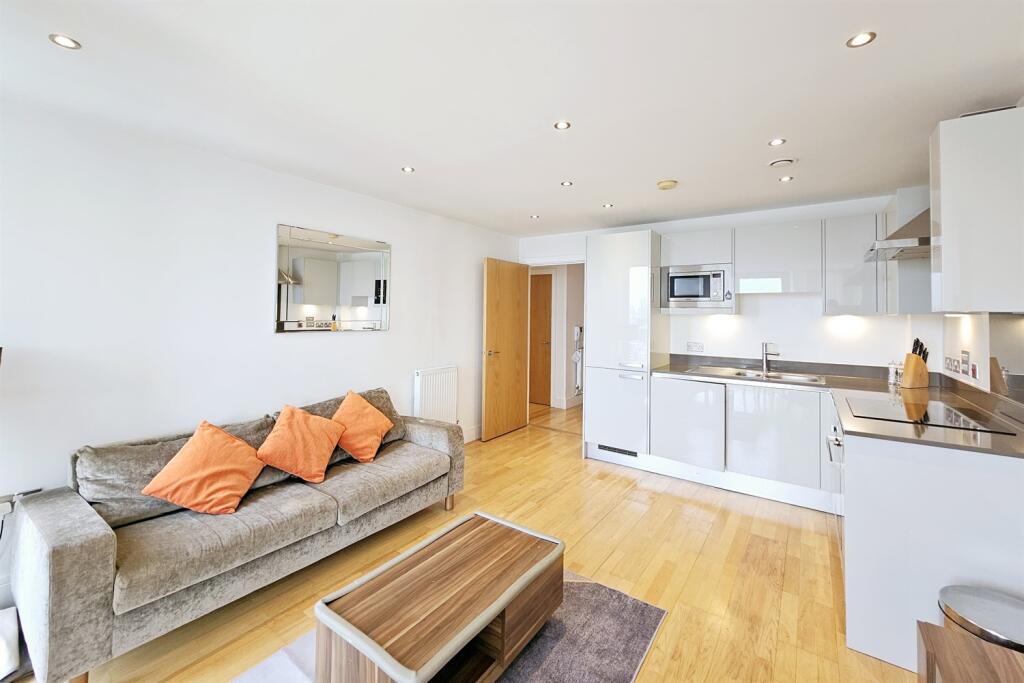 Main image of property: The Crescent, Deptford Bridge, SE8