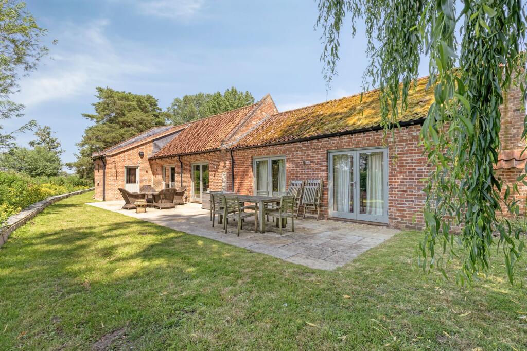 Main image of property: Beautiful Single Storey Barn Conversion in South Creake