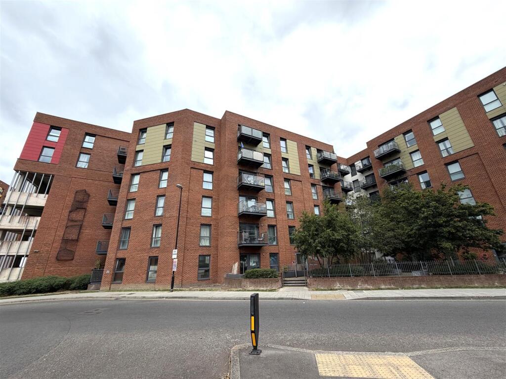 Main image of property: Keel Road, Southampton