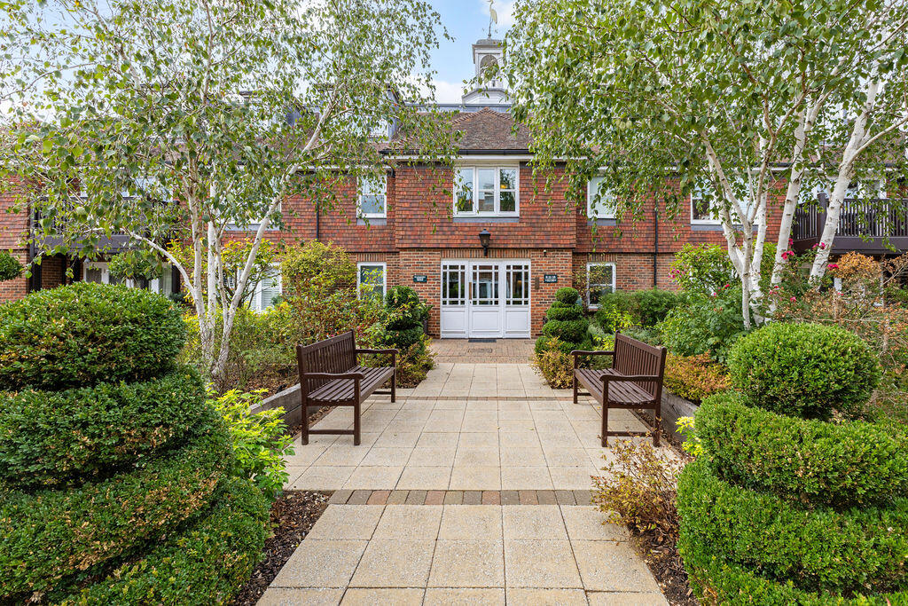 Main image of property: 11 St. Marys Court, Beaconsfield