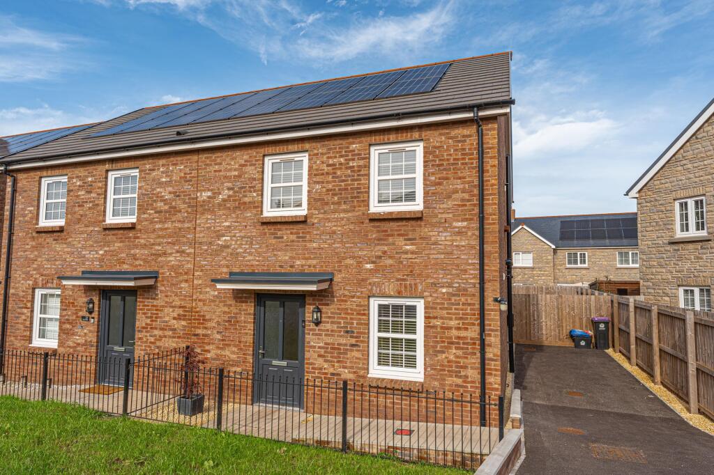Main image of property: Abbey Woods, Llantarnam, NP44