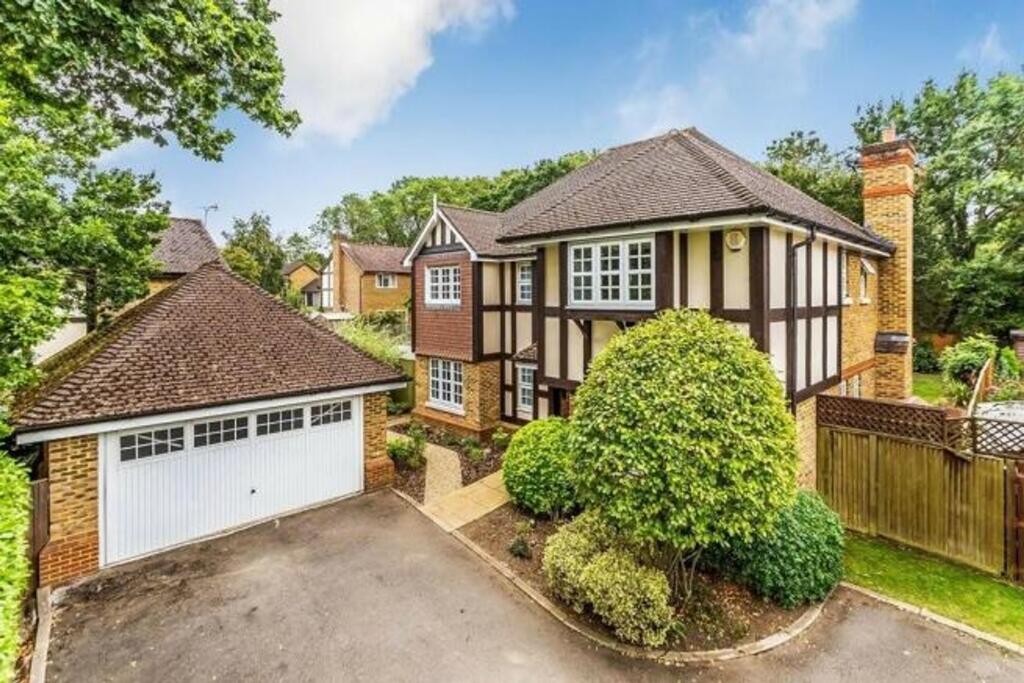 Main image of property: Hazelway Close, Fetcham, KT22