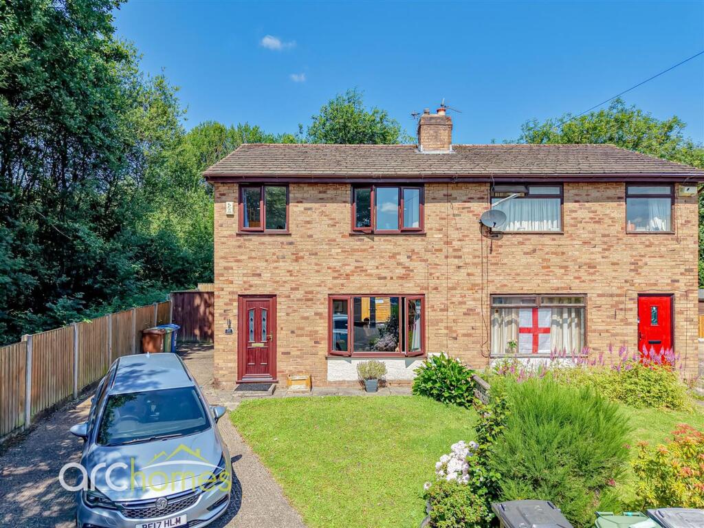 Main image of property: Oak Tree Close, Atherton, M46