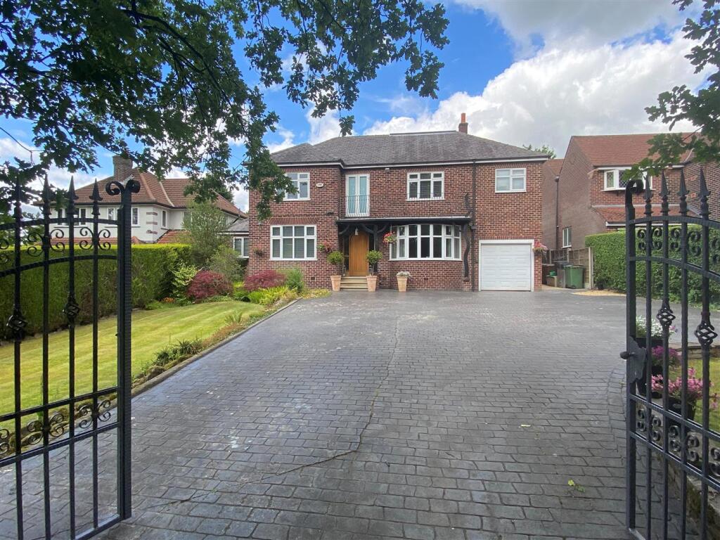 Main image of property: Buxton Road, Disley, Stockport
