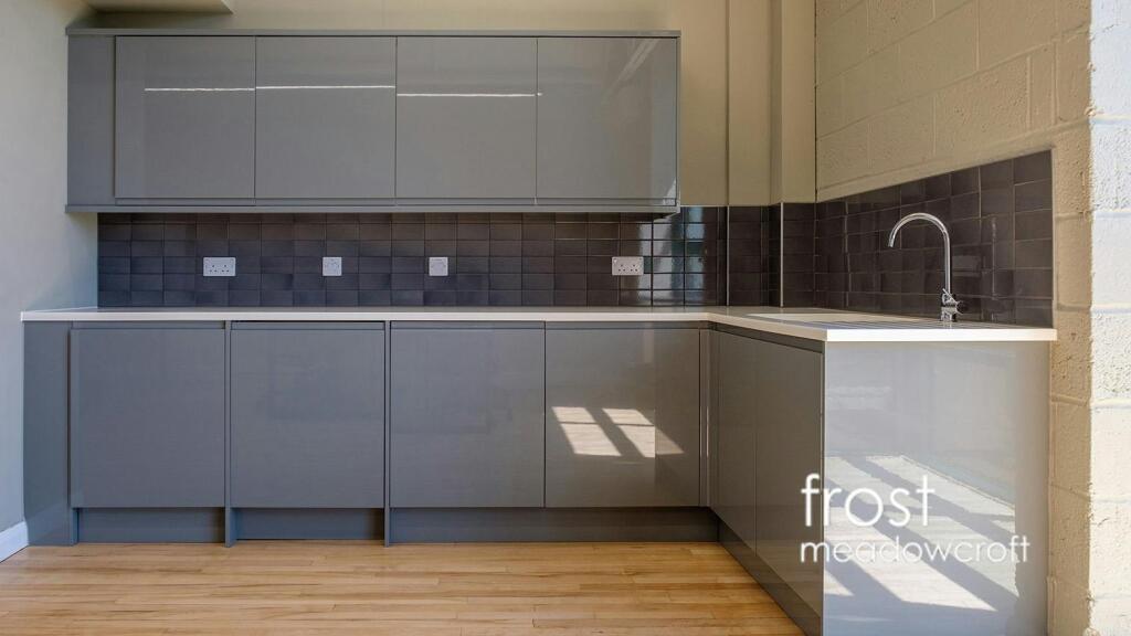 Plaza 535 Kings Rd ChelseaSW10 Office west london h.jpg