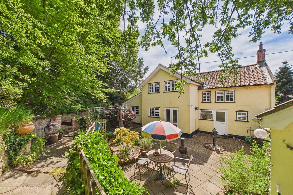 Main image of property: The Street, Holton