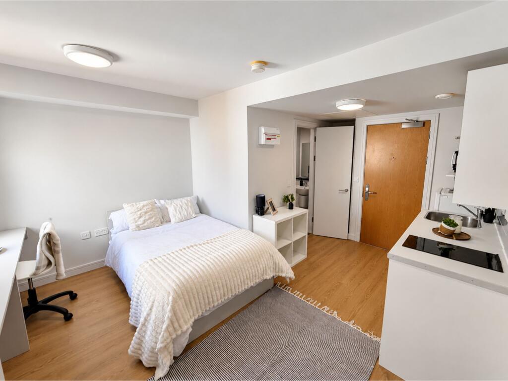 Main image of property: Chatham Place, Liverpool, Merseyside, L7