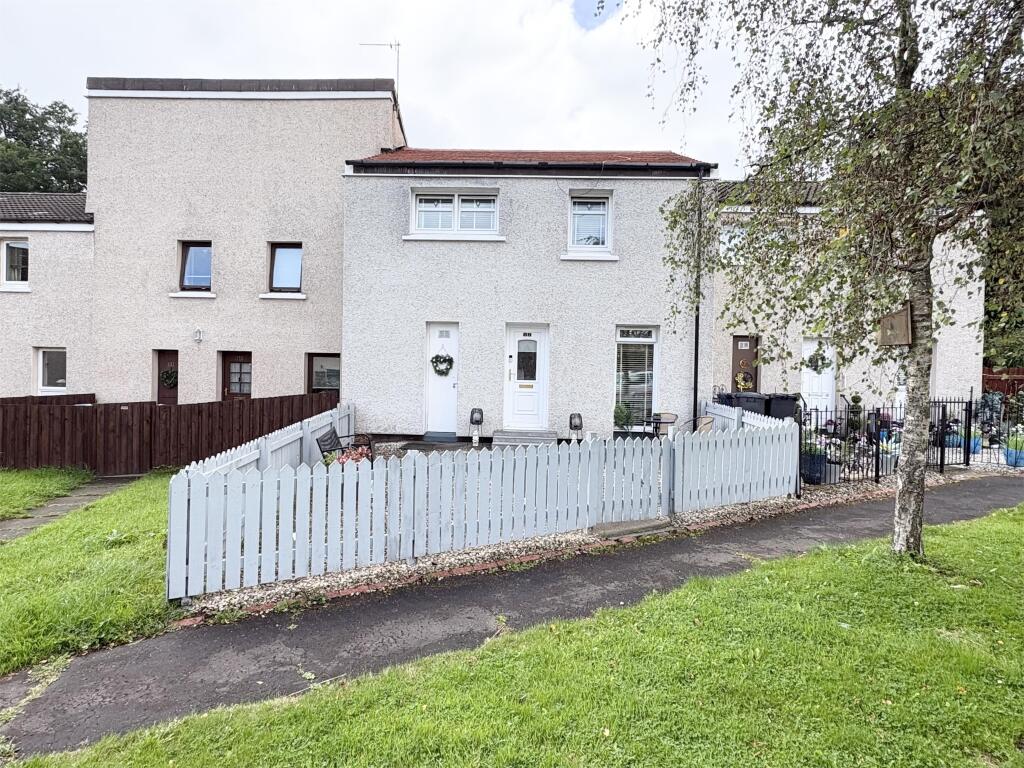 Main image of property: 12 Windlestraw Court, Bourtreehill South, Irvine, KA11 1JT