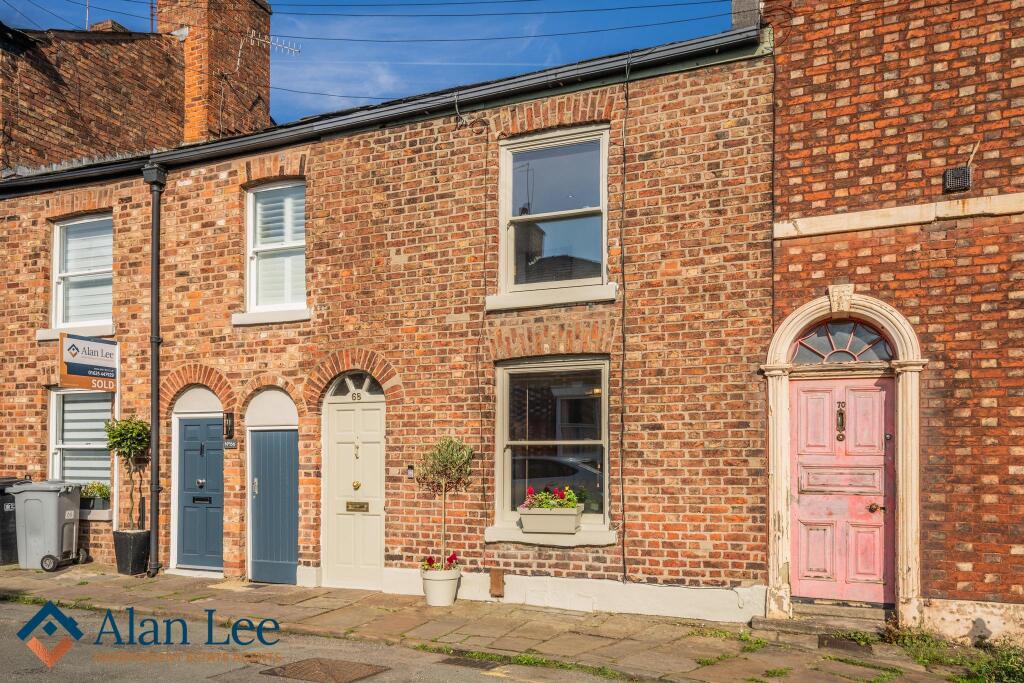 Main image of property: High Street, Macclesfield, SK11 8BR