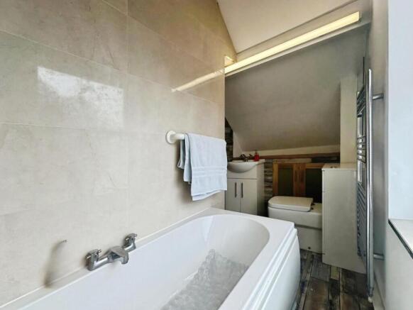 Flat 2 Bathroom