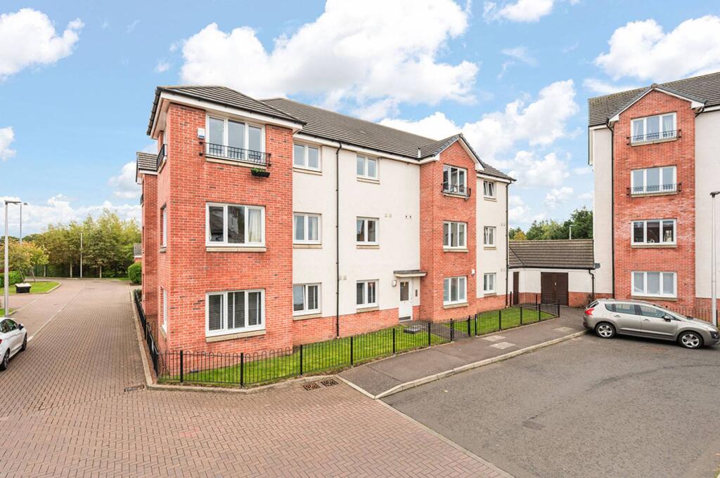 Main image of property: Flat 4, 2 Torwood Crescent, Edinburgh, EH12 9GJ