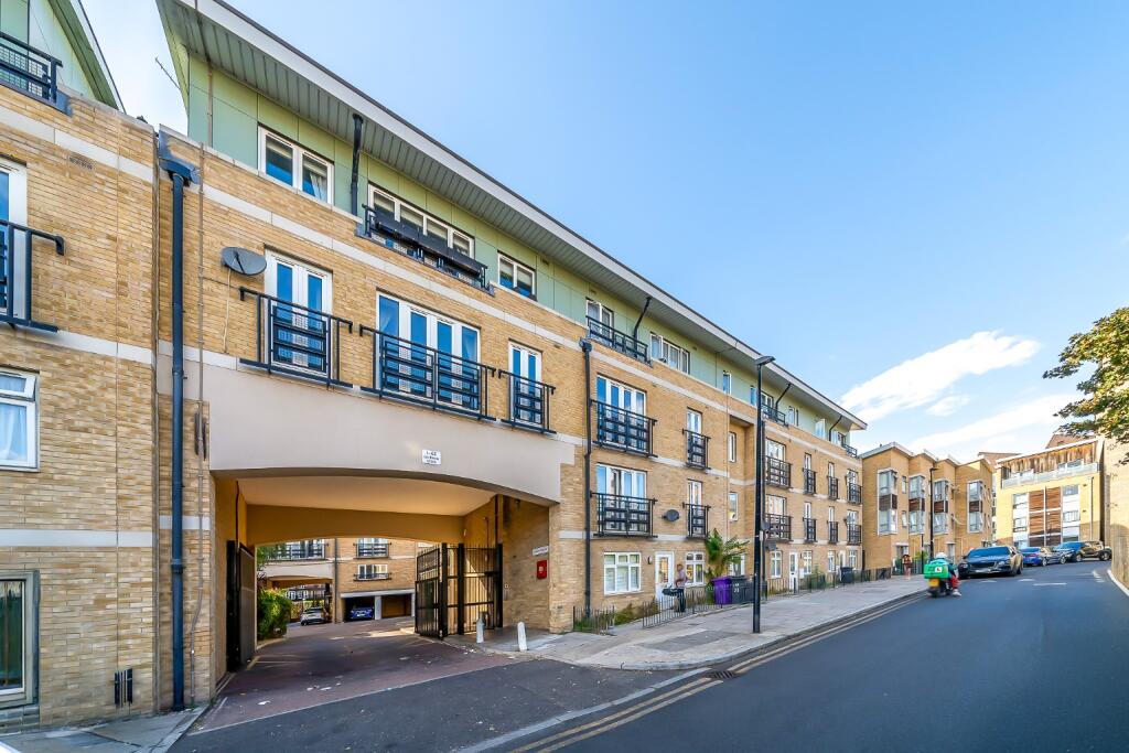 Main image of property: Broomfield Street, E14