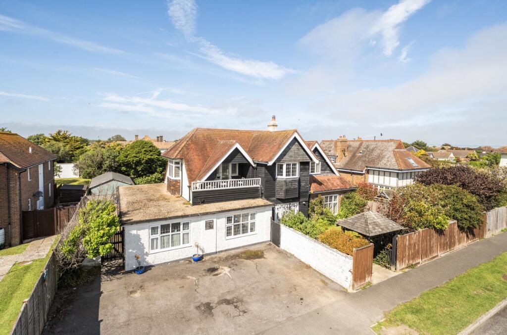 Main image of property: 2 Vincent Road, Selsey, PO20