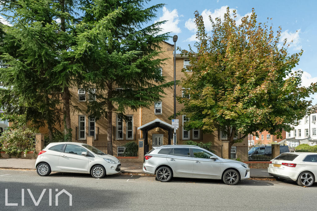 Main image of property: Birdhurst road, South Croydon, Greater London