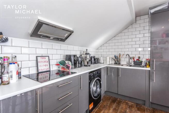 Upper Mais Kitchen