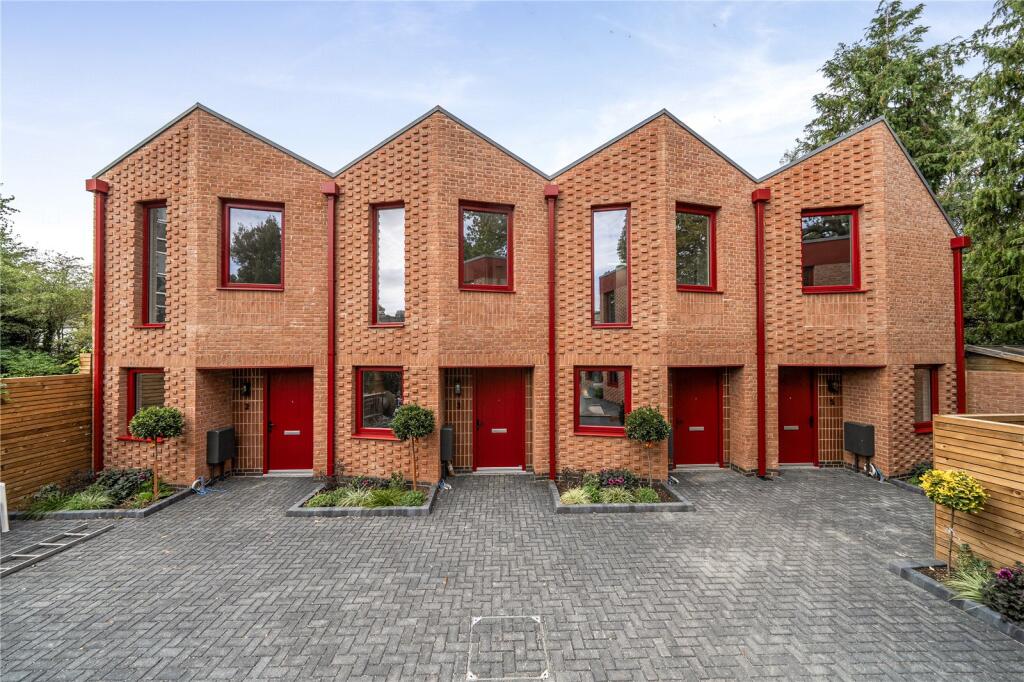 Main image of property: Oak Mews, Fortis Green, London, N2