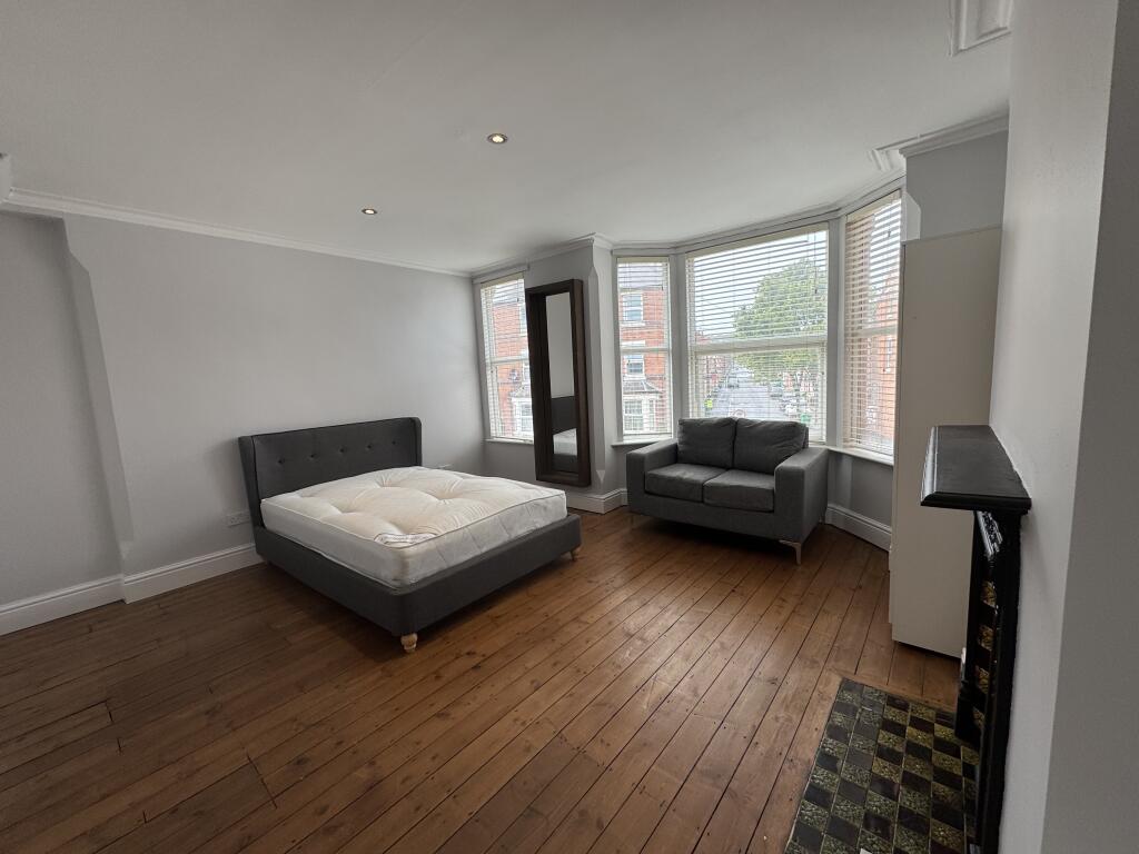 Main image of property: Room 3, Colwick Road, Nottingham, NG2