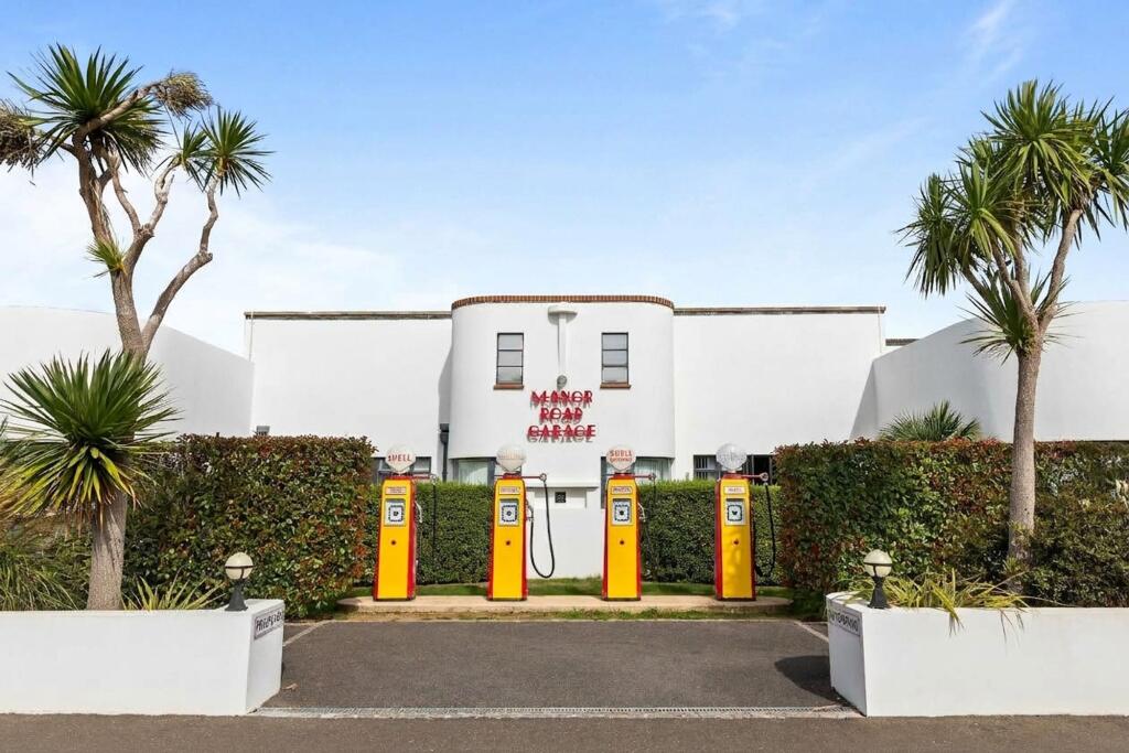 Main image of property: Manor Road, East Preston, BN16