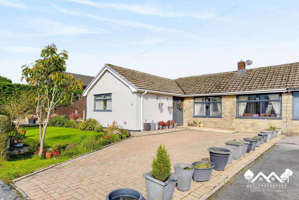Main image of property: Glencoe Avenue, Hoddlesden, Darwen, BB3 3LW