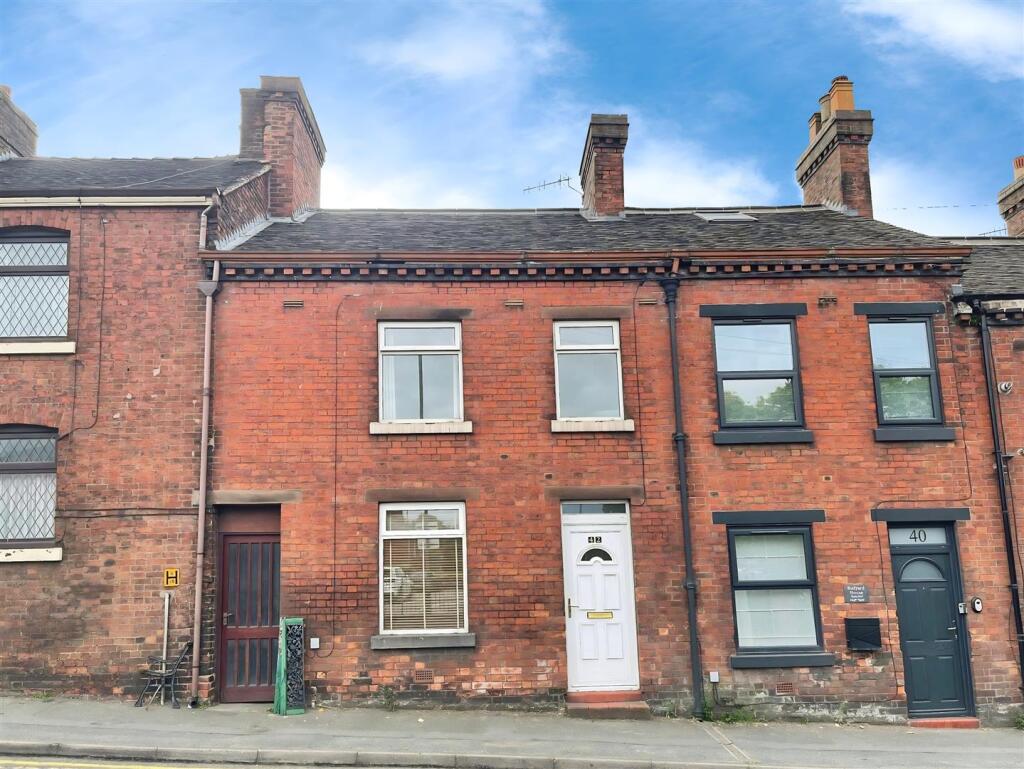Main image of property: Buxton Road, Leek, Staffordshire, ST13 6EE