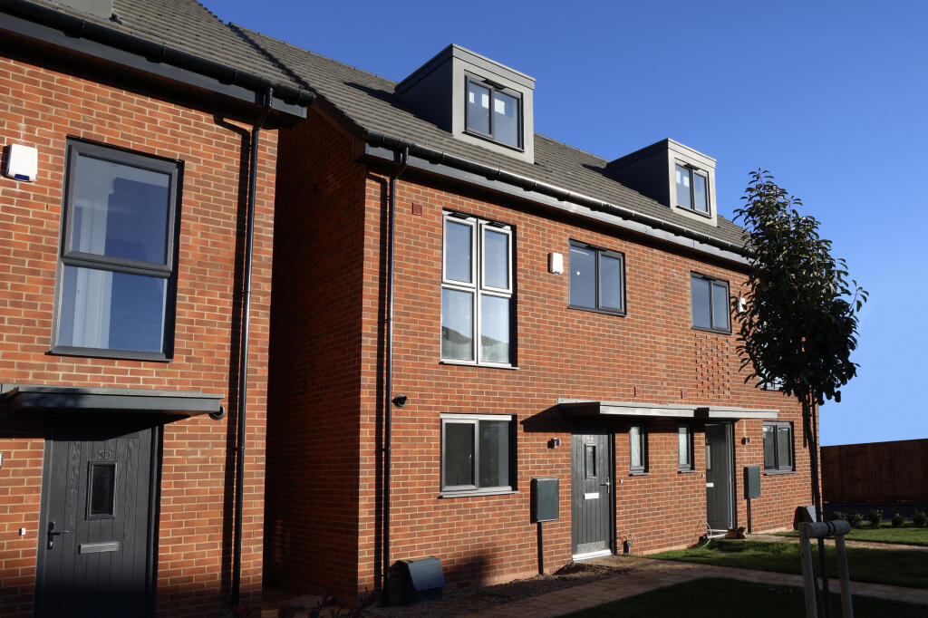 Main image of property: Wright Drive, Nuneaton, CV11 6TJ