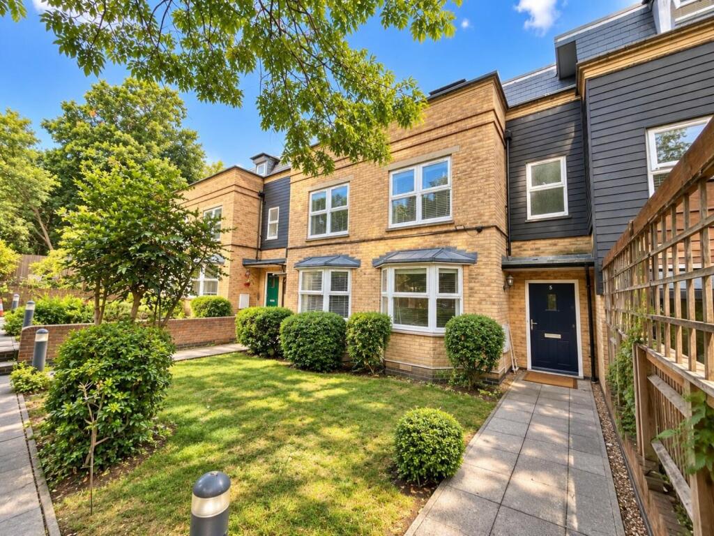 Main image of property: Lullington Road, Anerley, London, SE20