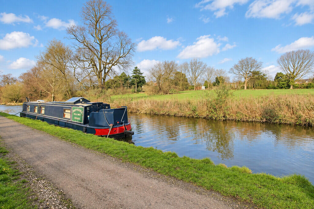 Main image of property: The Roadside, Whitchurch Road