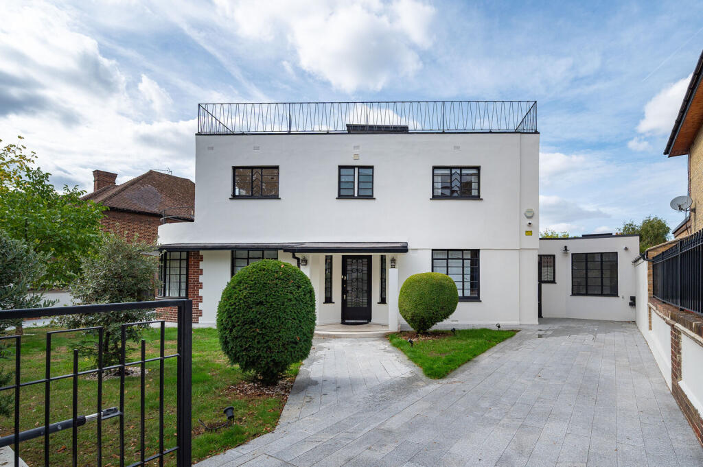 Main image of property: Dorchester Drive,, Herne Hill, London, SE24