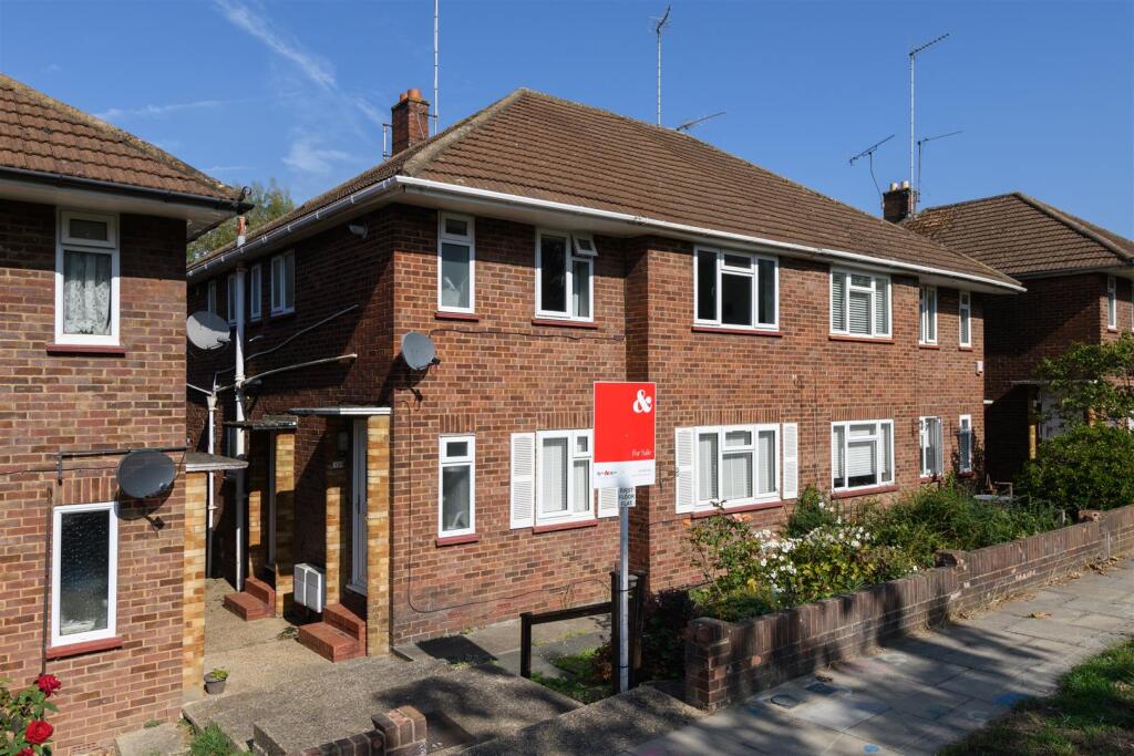 Main image of property: The Vale, London, N14