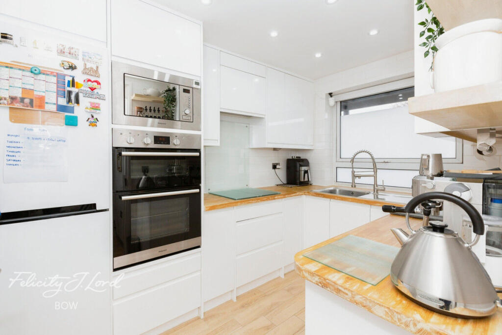 Main image of property: East India Dock Road, London E14