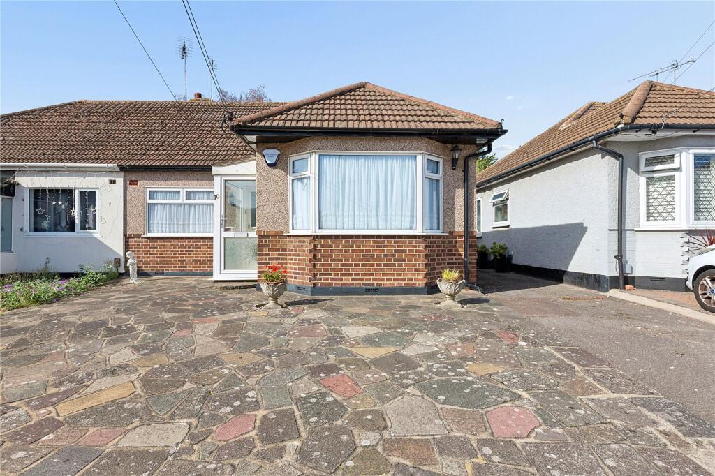 Main image of property: Carruthers Close, Wickford, Essex, SS11