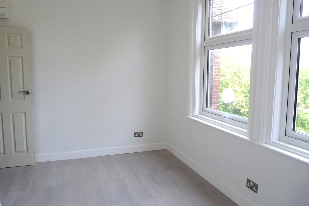 Main image of property: 74 London Road, Maidstone, ME16 0DT