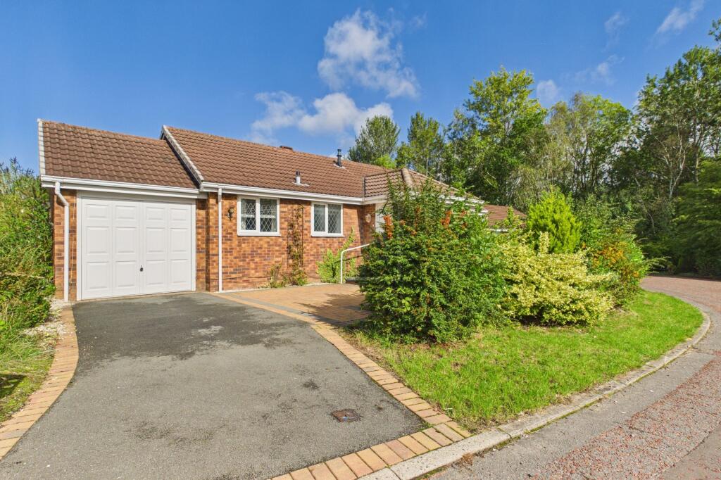 Main image of property: Waterways, Great Sankey, WA5
