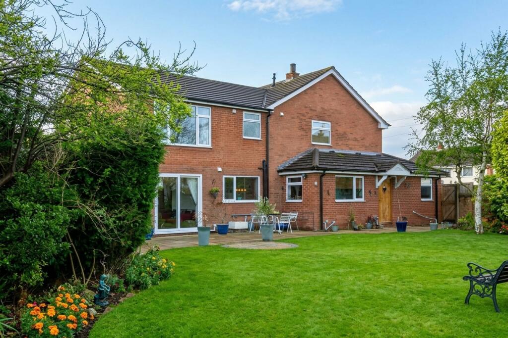Main image of property: Ffordd Pelydryn, Hawarden, CH5