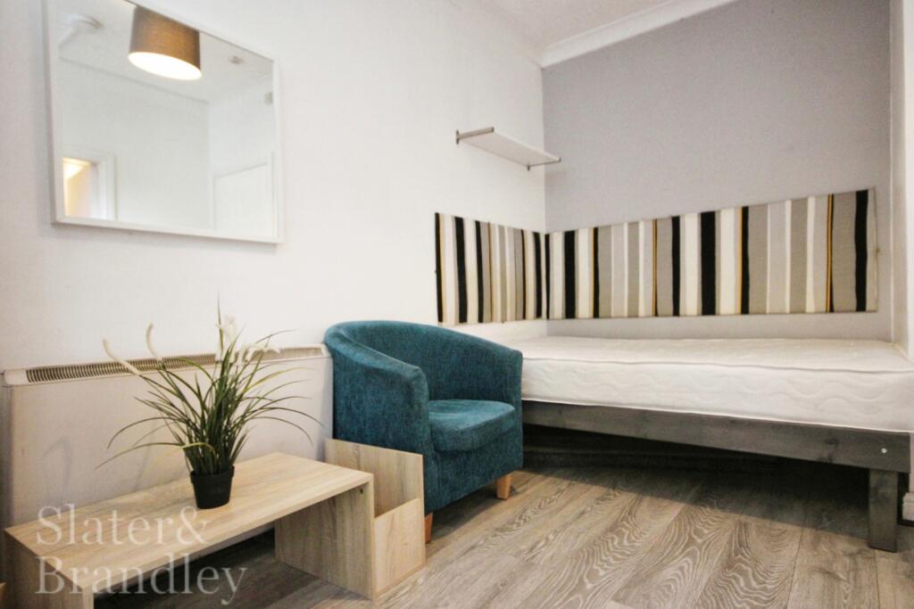 Main image of property: Flat 1, 3 Chestnut Grove, Nottingham, Nottinghamshire, NG3