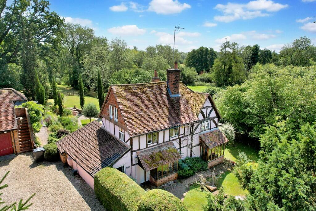 Main image of property: CALCOT *Holy Brook waterside setting *Reading 3 miles*M4 J12 - 5 mins drive