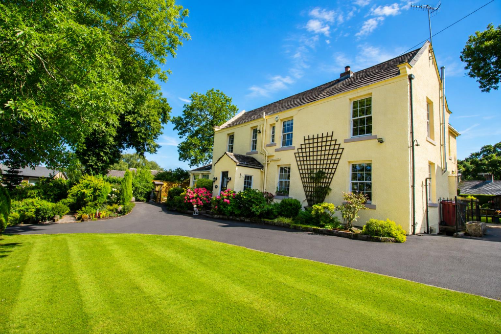 Main image of property: 'The Hendre' Sunnyhurst