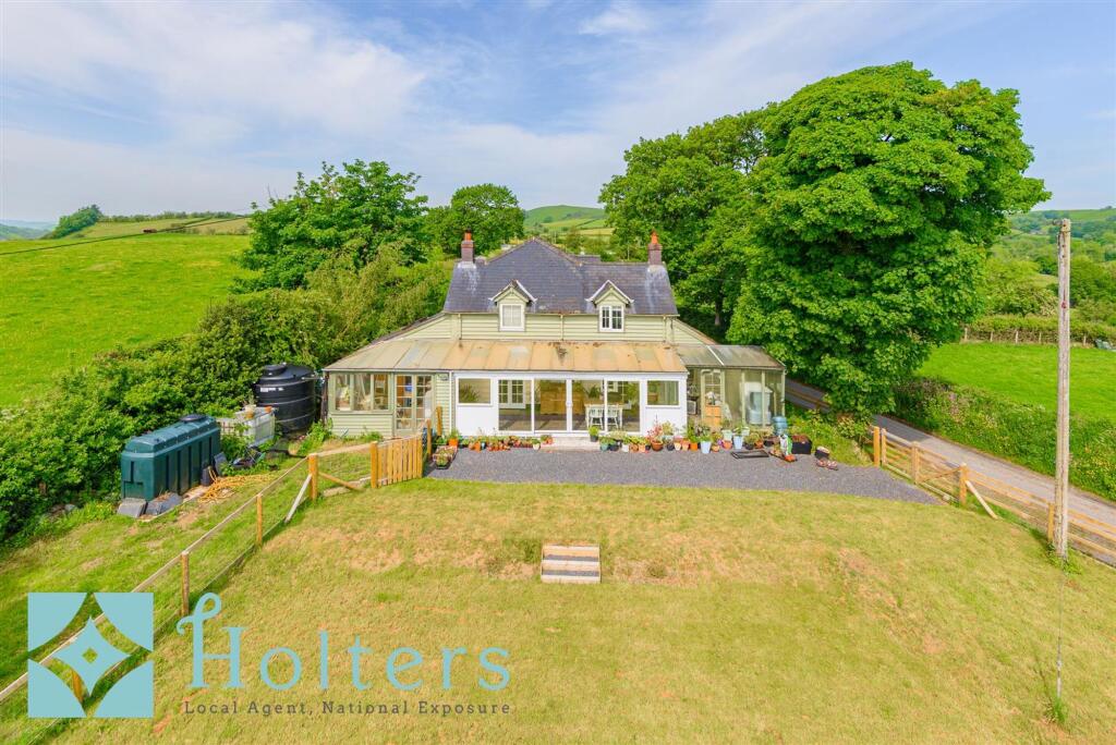 Main image of property: Castell Y Gwynt, Trefeglwys - SY17 5QG
