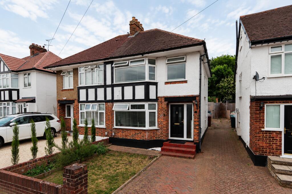 Main image of property: Valley Walk, Croxley Green
