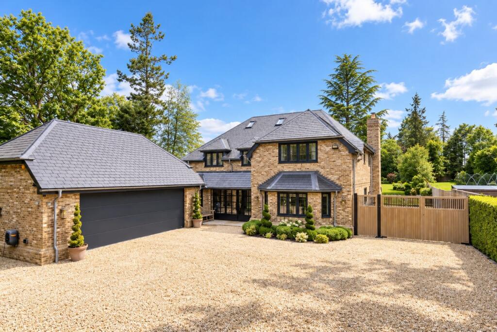 Main image of property: Finch Lane, Amersham, HP7
