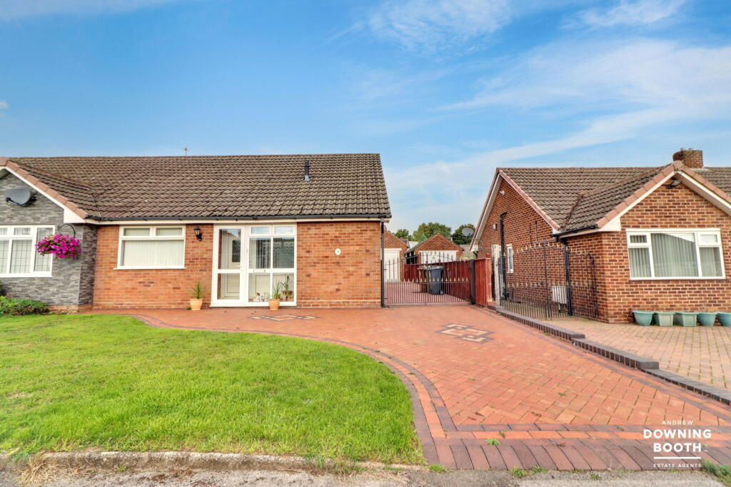 Main image of property: Clifton Avenue, Aldridge, Walsall, WS9 8LF- No Upward Chain