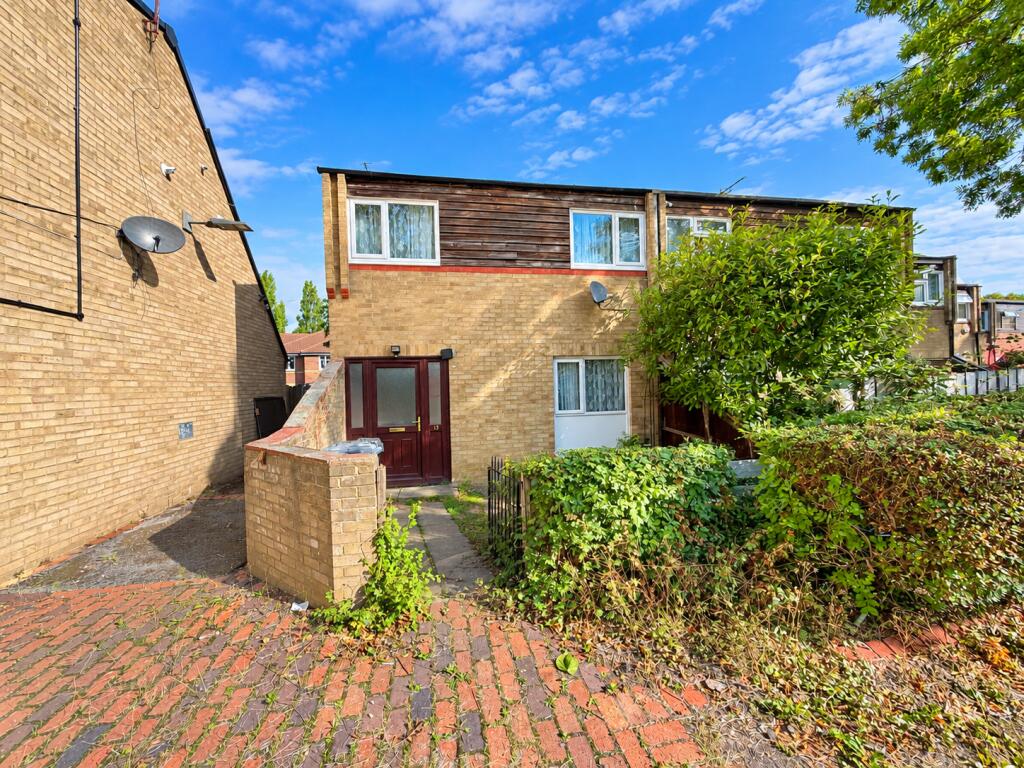Main image of property: Malgraves Place, Basildon, Essex, SS13
