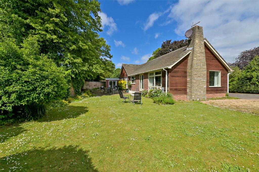 Main image of property: Southlea Road, Datchet, Slough, Berkshire, SL3