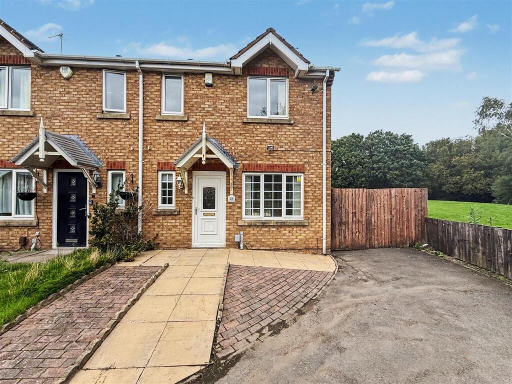 Main image of property: Katrine Close, Nuneaton