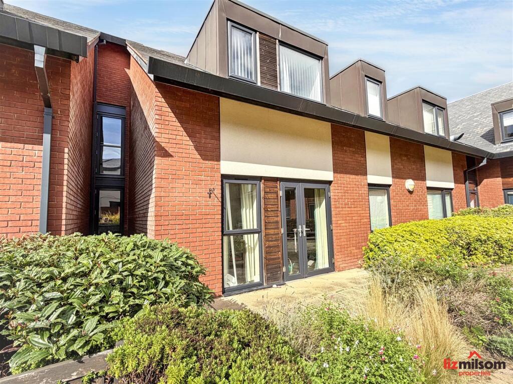 Main image of property: Ground floor Apartment - Oaklands Village, Swadlincote