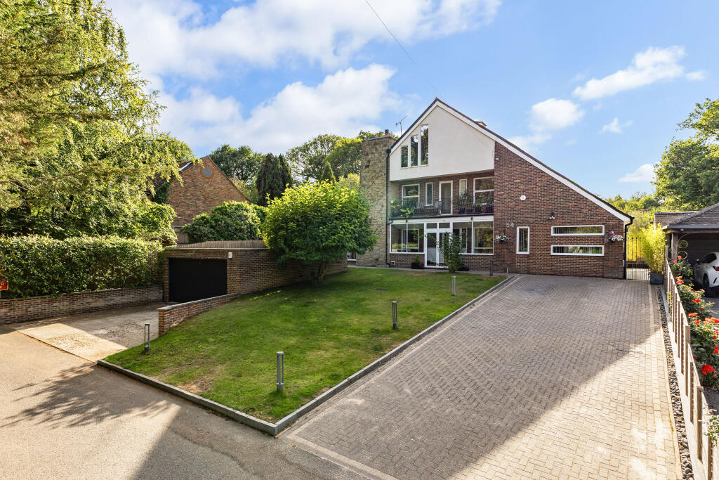Main image of property: Kingswood Way, South Croydon, CR2