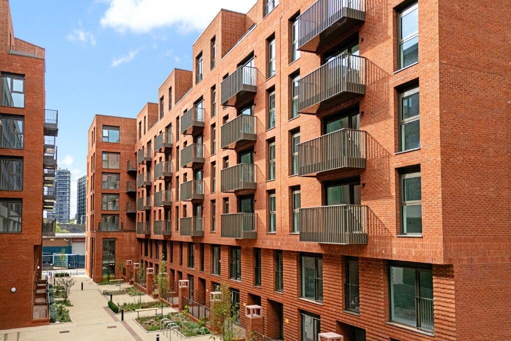 Main image of property: Worrall Street,
Salford,
M5 4TH
