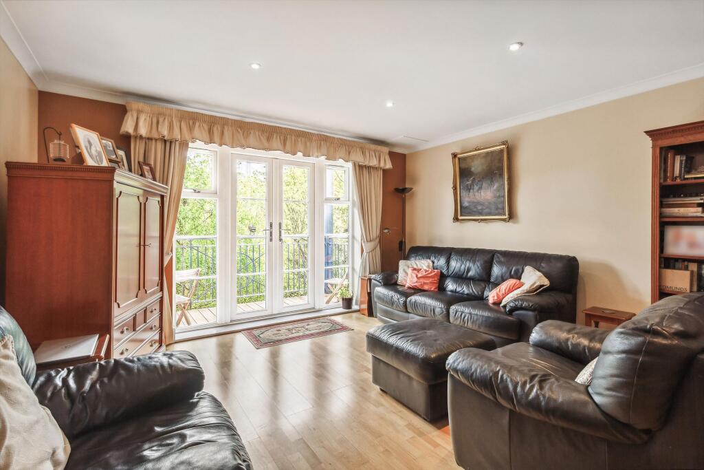 Main image of property: Imperial House, Victory Place, London, E14