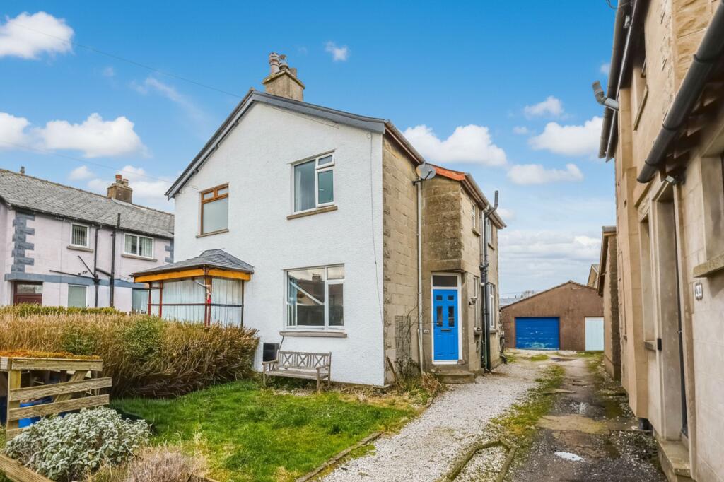Main image of property: 32 Crescent Green, Kendal