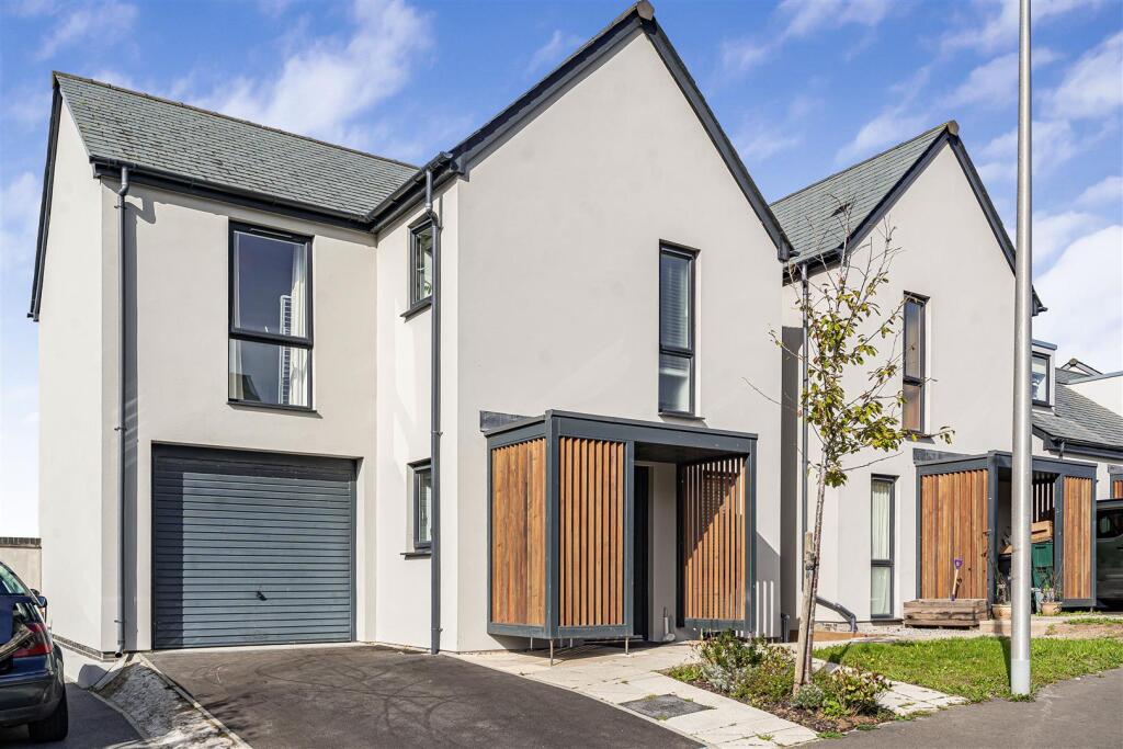 Main image of property: Applegate Way, Kingsbridge